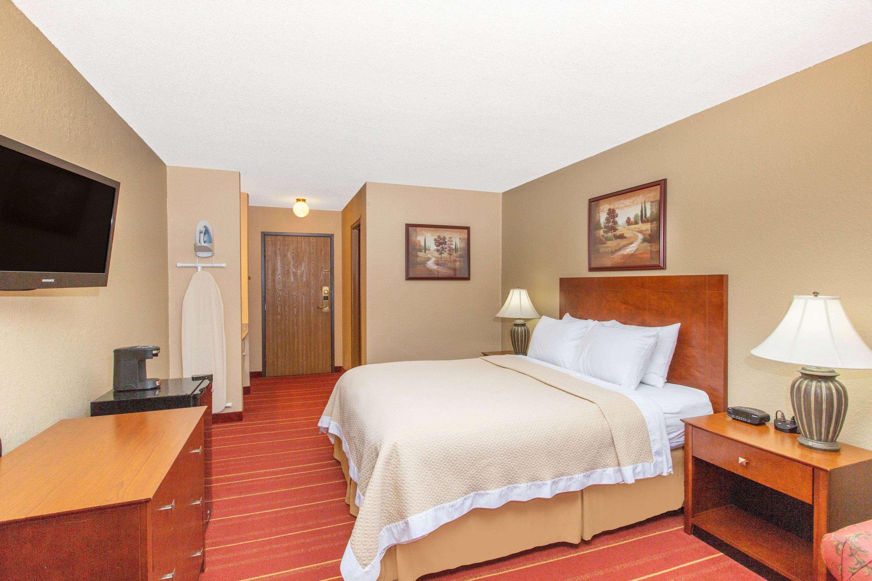 Days Inn By Wyndham Salina I-70 Luaran gambar