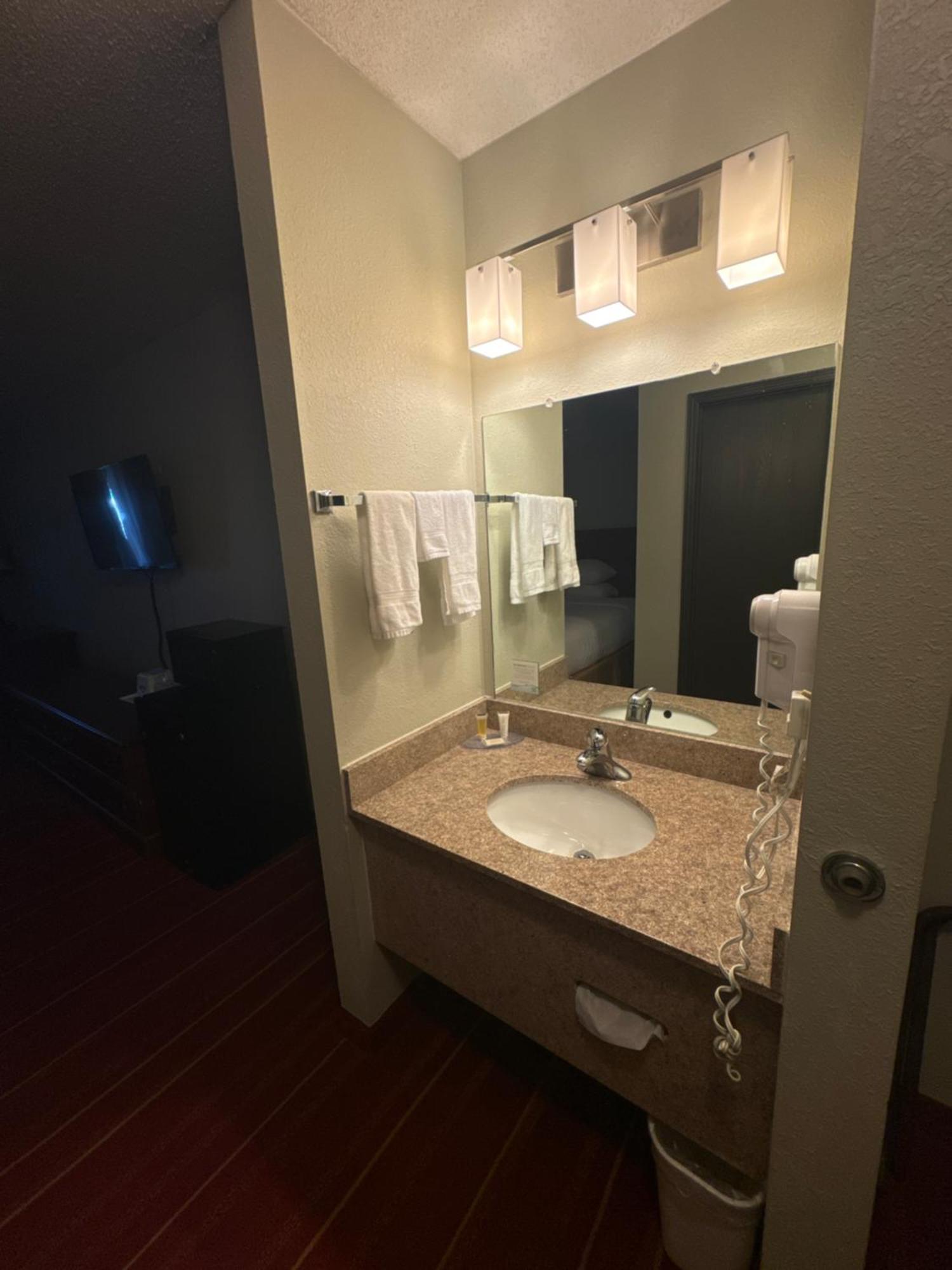 Days Inn By Wyndham Salina I-70 Luaran gambar