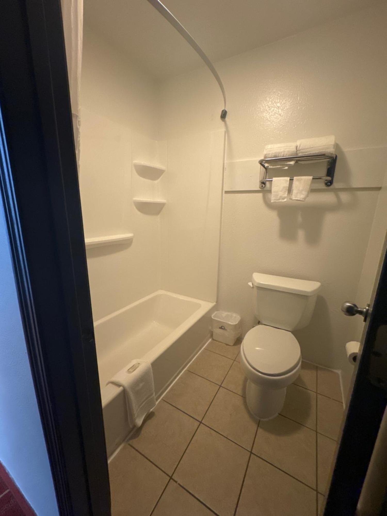 Days Inn By Wyndham Salina I-70 Luaran gambar