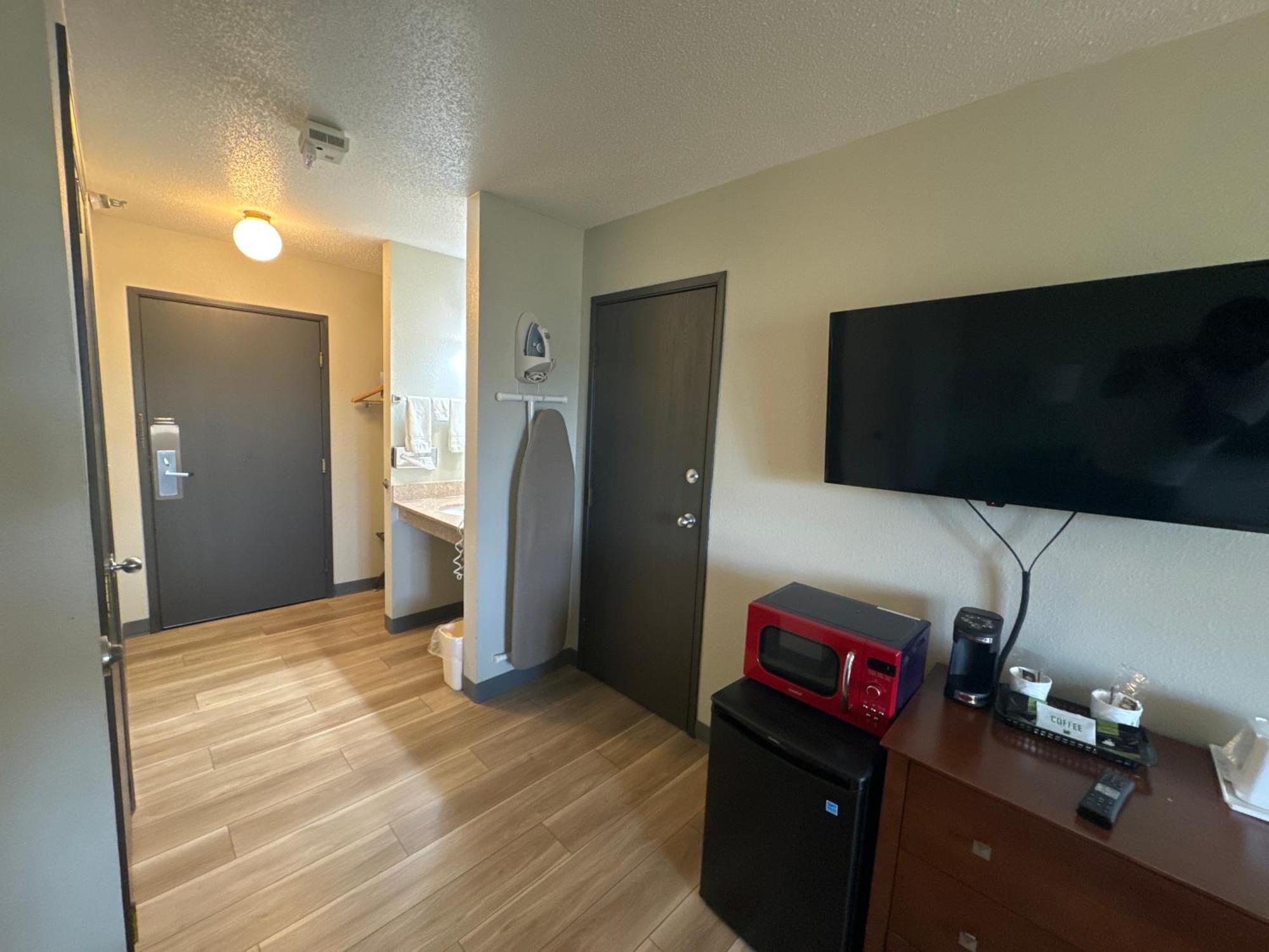 Days Inn By Wyndham Salina I-70 Luaran gambar