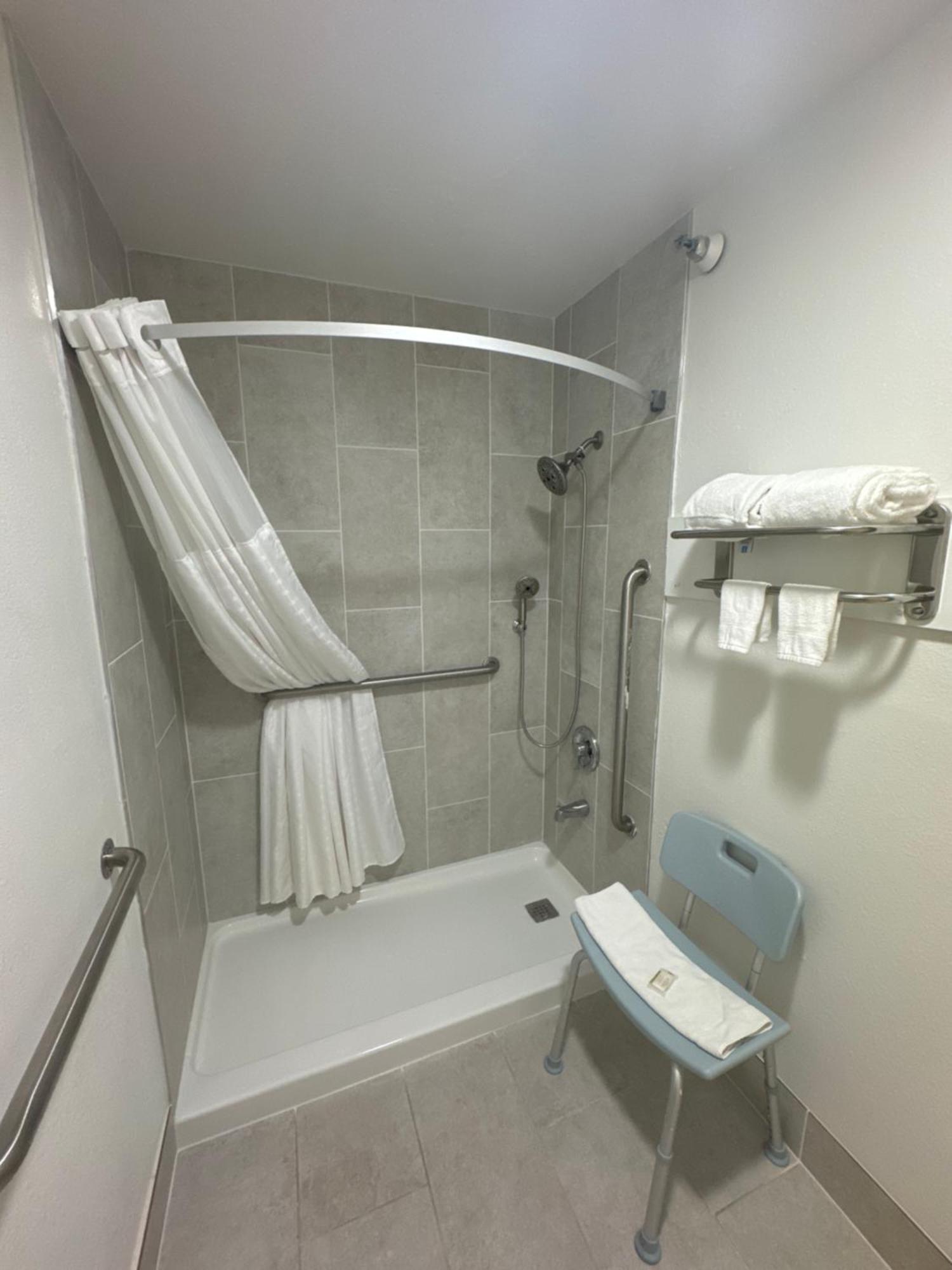 Days Inn By Wyndham Salina I-70 Luaran gambar
