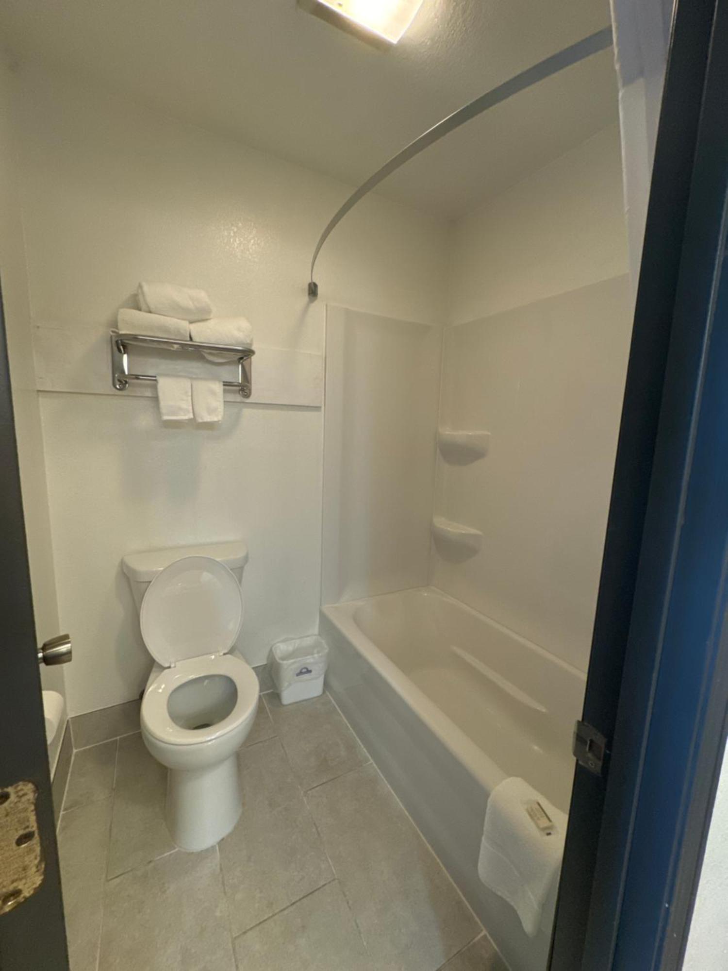 Days Inn By Wyndham Salina I-70 Luaran gambar