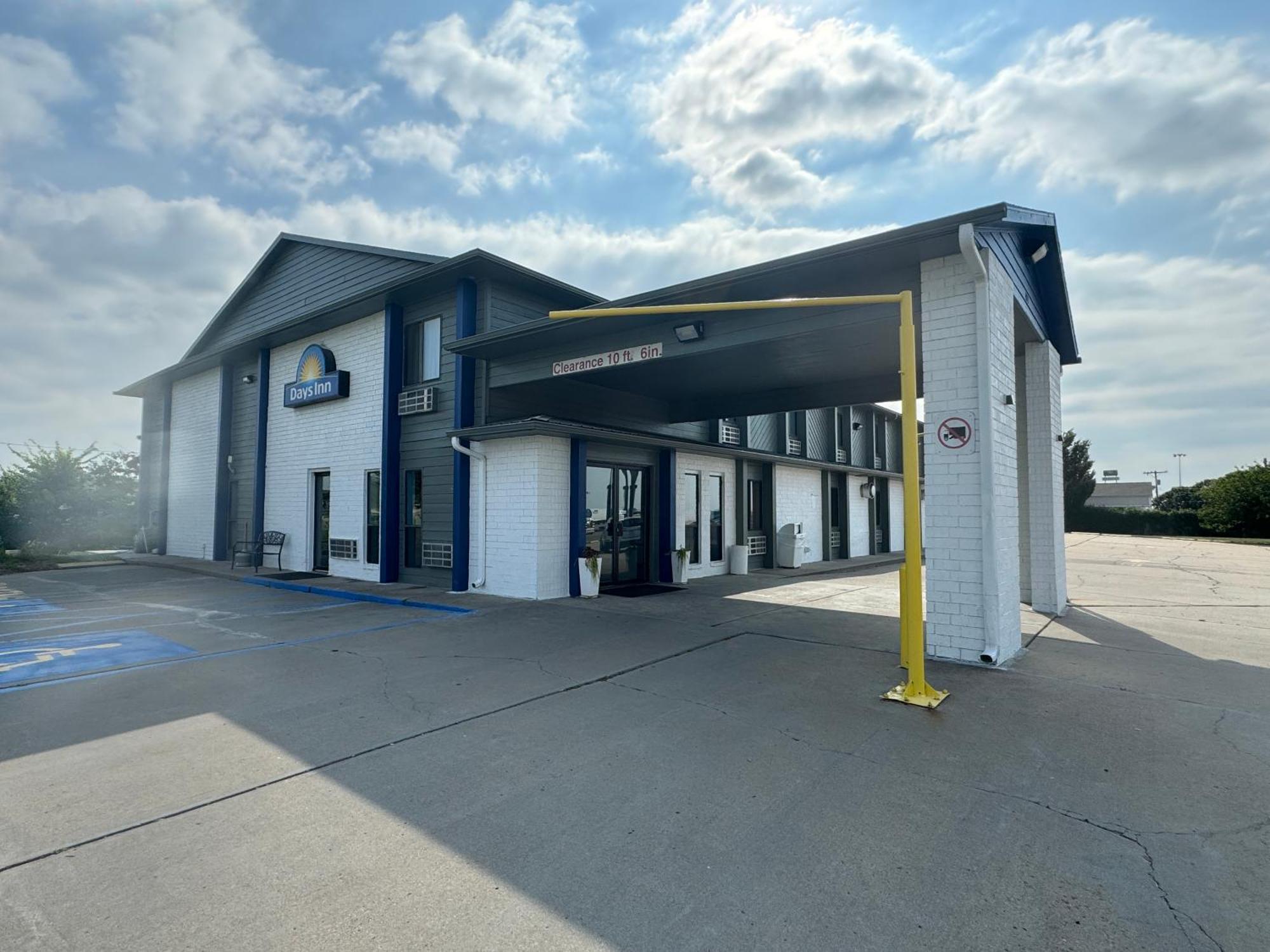Days Inn By Wyndham Salina I-70 Luaran gambar