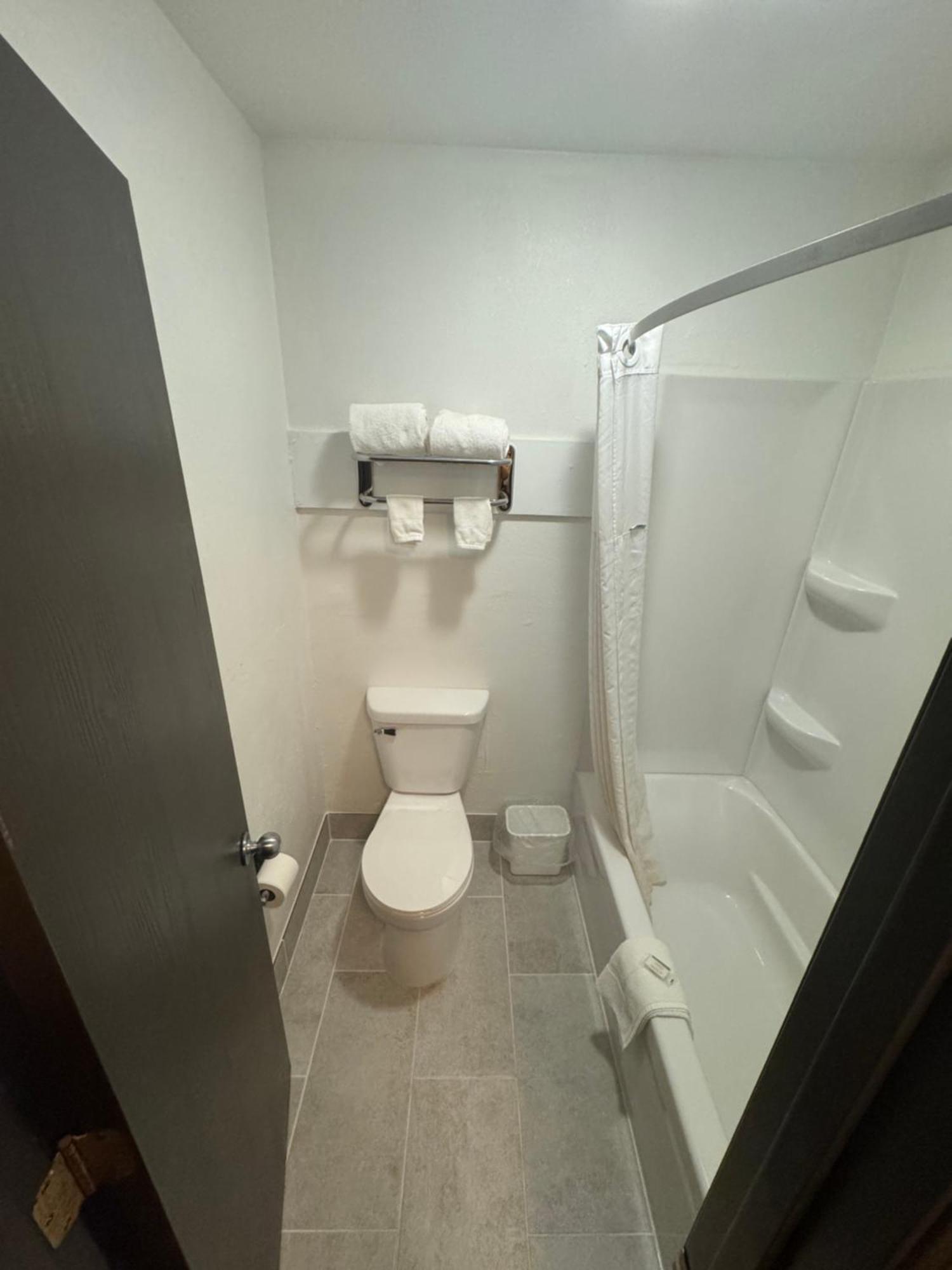 Days Inn By Wyndham Salina I-70 Luaran gambar