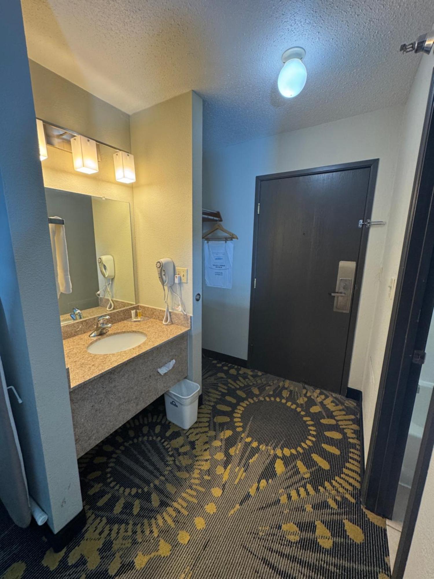 Days Inn By Wyndham Salina I-70 Luaran gambar
