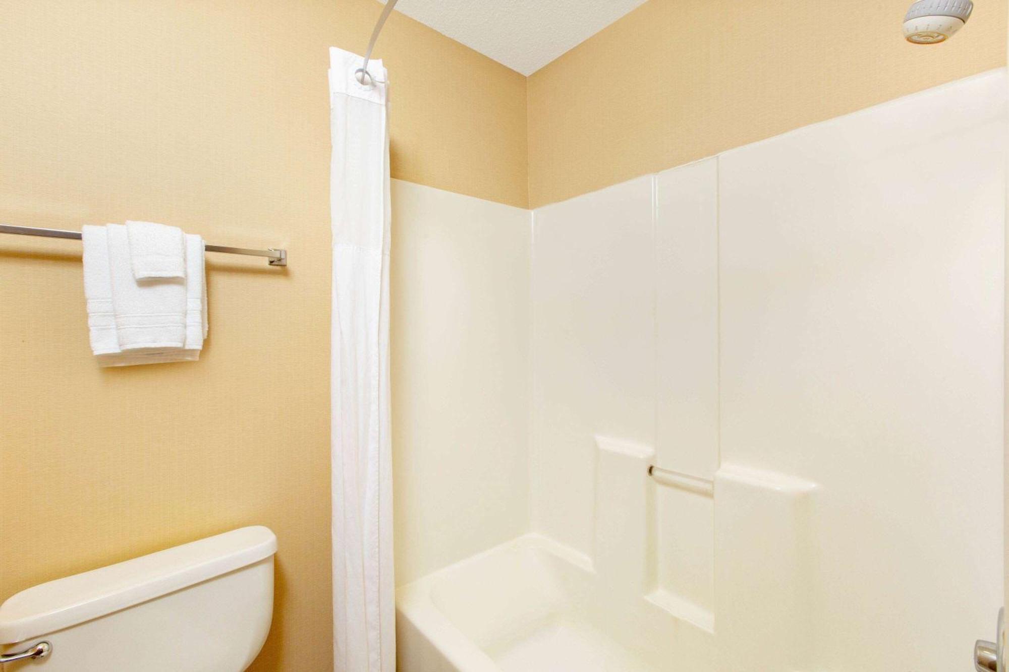 Days Inn By Wyndham Salina I-70 Luaran gambar