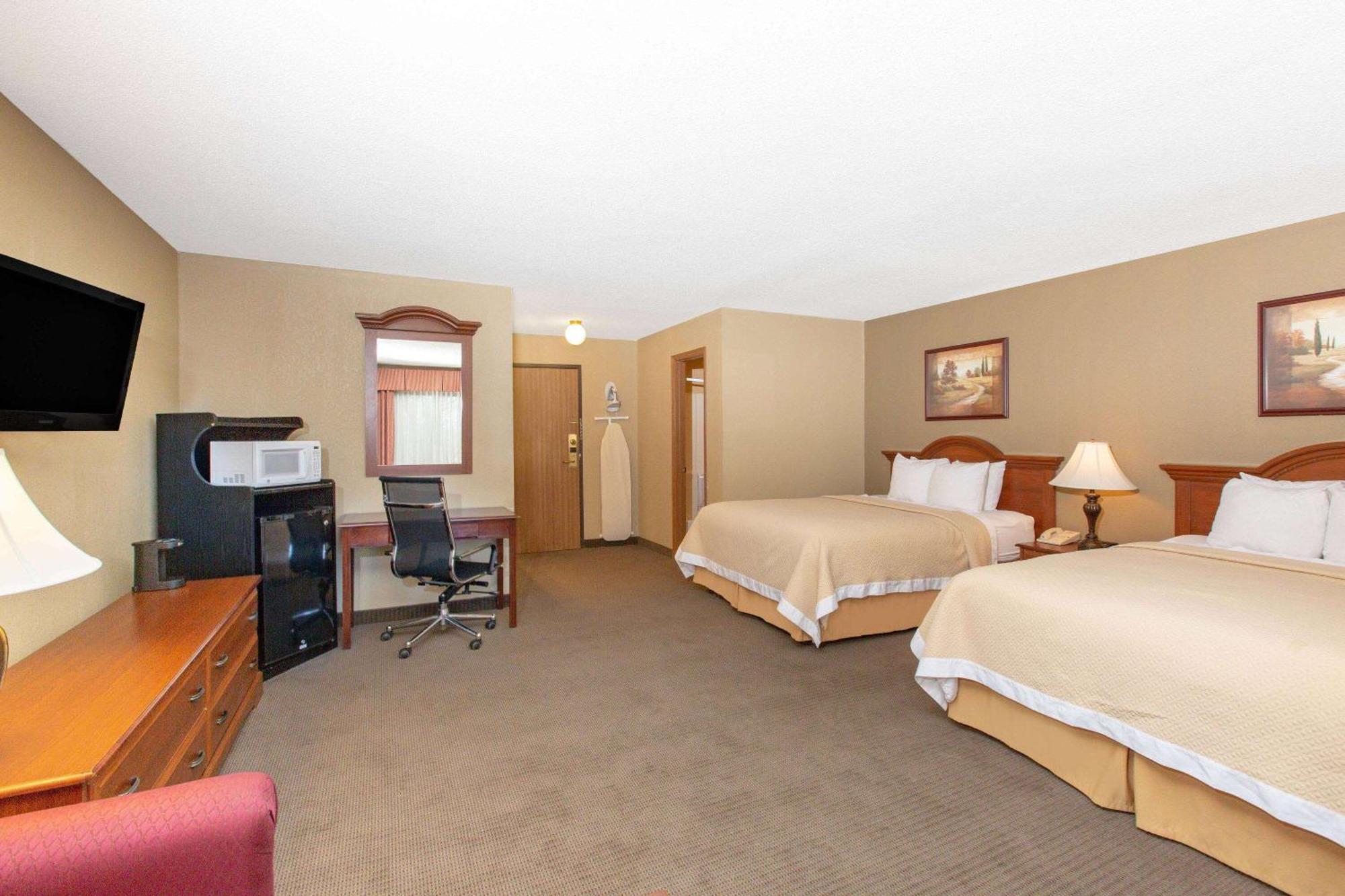 Days Inn By Wyndham Salina I-70 Luaran gambar